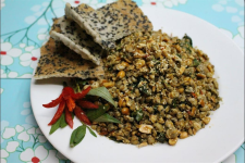 Hến xúc bánh đa 